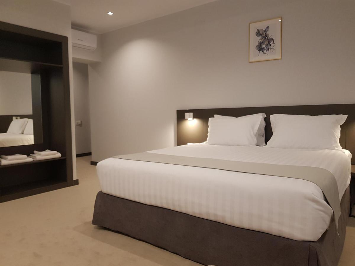 Deluxe King Suite